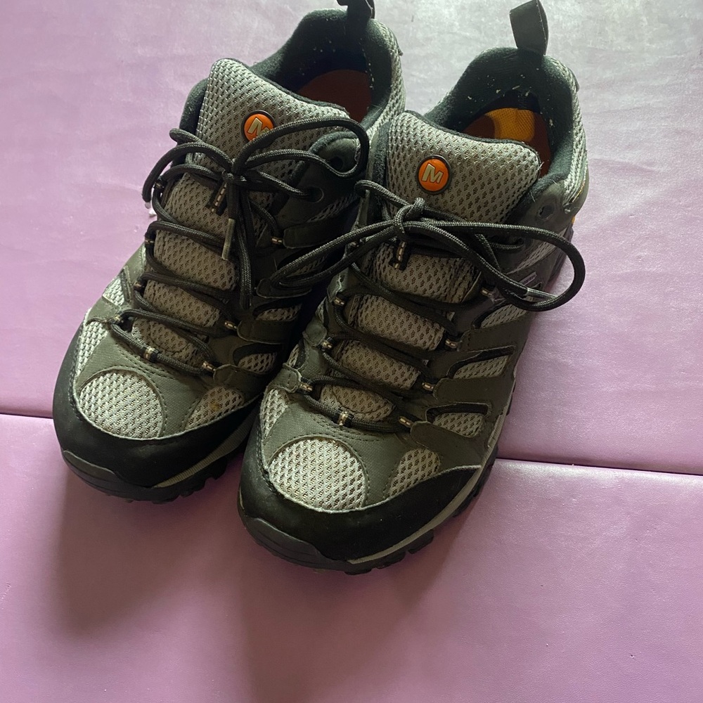 - Mens excellent condition size 10 Merrell shoes. - Picture 5 of 7